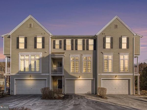 3009 E MERIDIAN CMNS, MECHANICSBURG, PA 17055