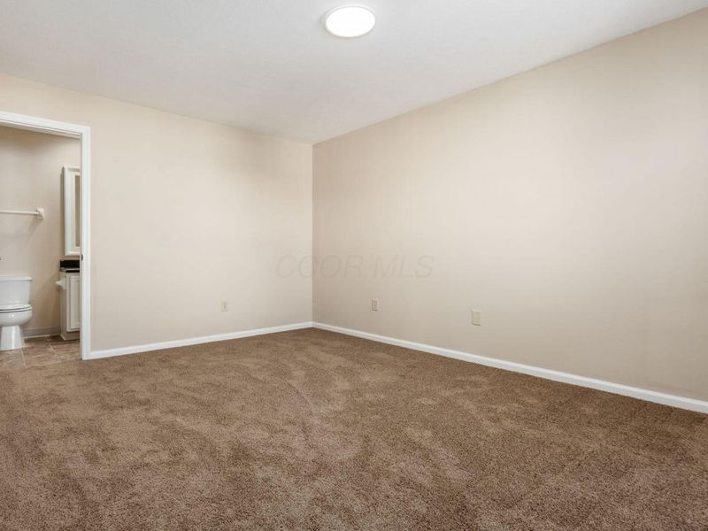 5066 Stratford Pine Lane, Dublin, OH 43016 Photo 8