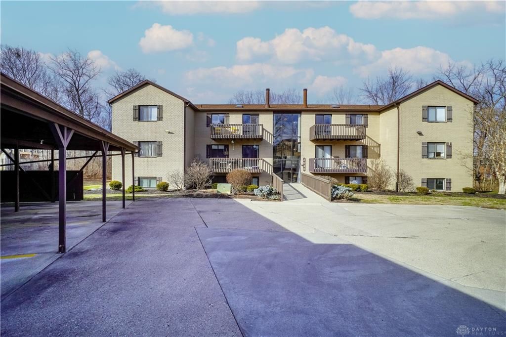 2048 Woodtrail Drive, Fairfield, OH 45014 Main Photo