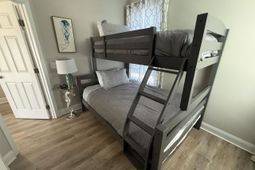 290 19th Ave. S photo 4