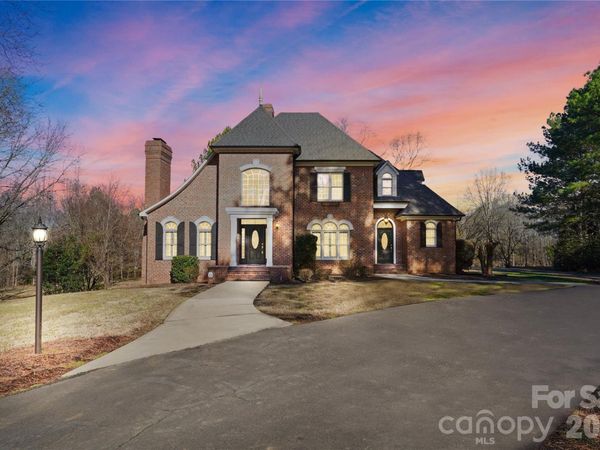2812 Woodwind Court, Kannapolis, NC 28081