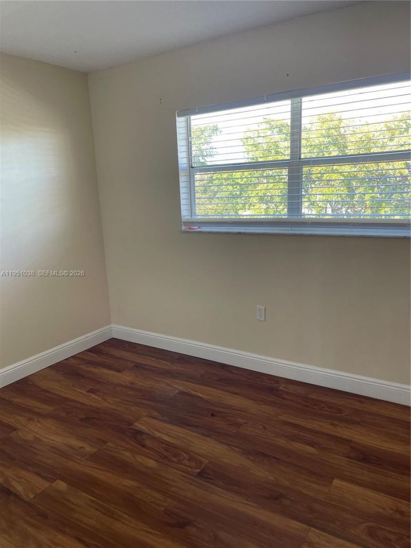 8285 Sunrise Lakes Blvd, Unit 310, Sunrise, FL 33322 Photo