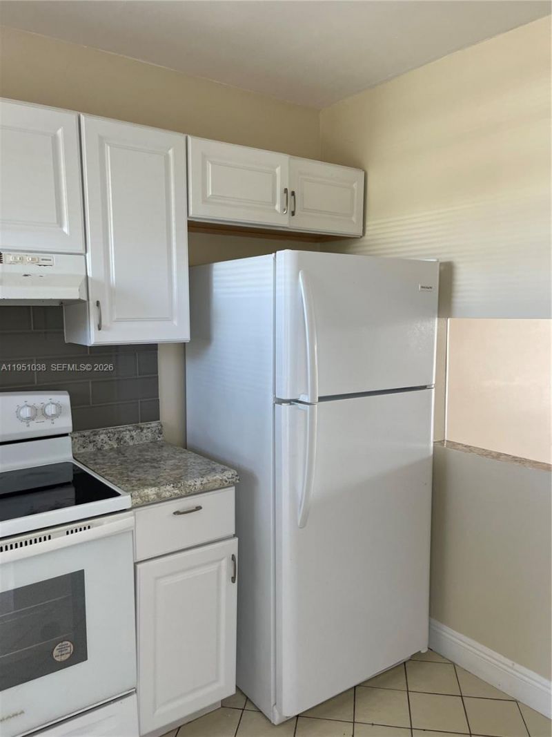 8285 Sunrise Lakes Blvd, Unit 310, Sunrise, FL 33322 Photo