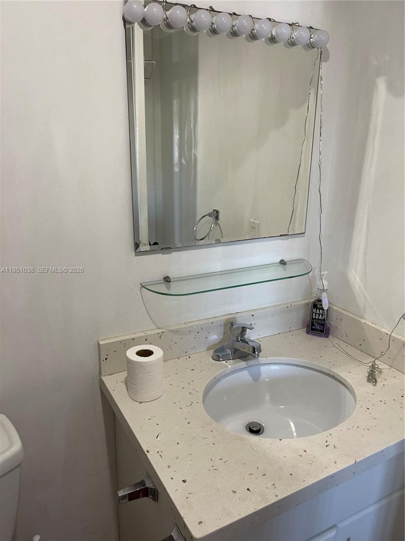 8285 Sunrise Lakes Blvd, Unit 310, Sunrise, FL 33322 Photo