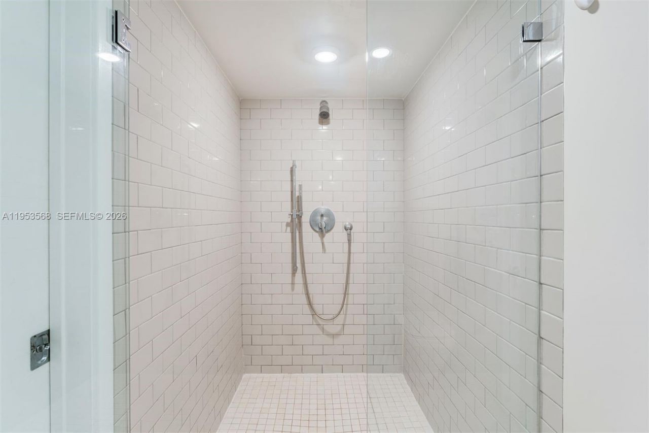 1025 92nd St, Unit 503, Bay Harbor Islands, FL 33154 Photo