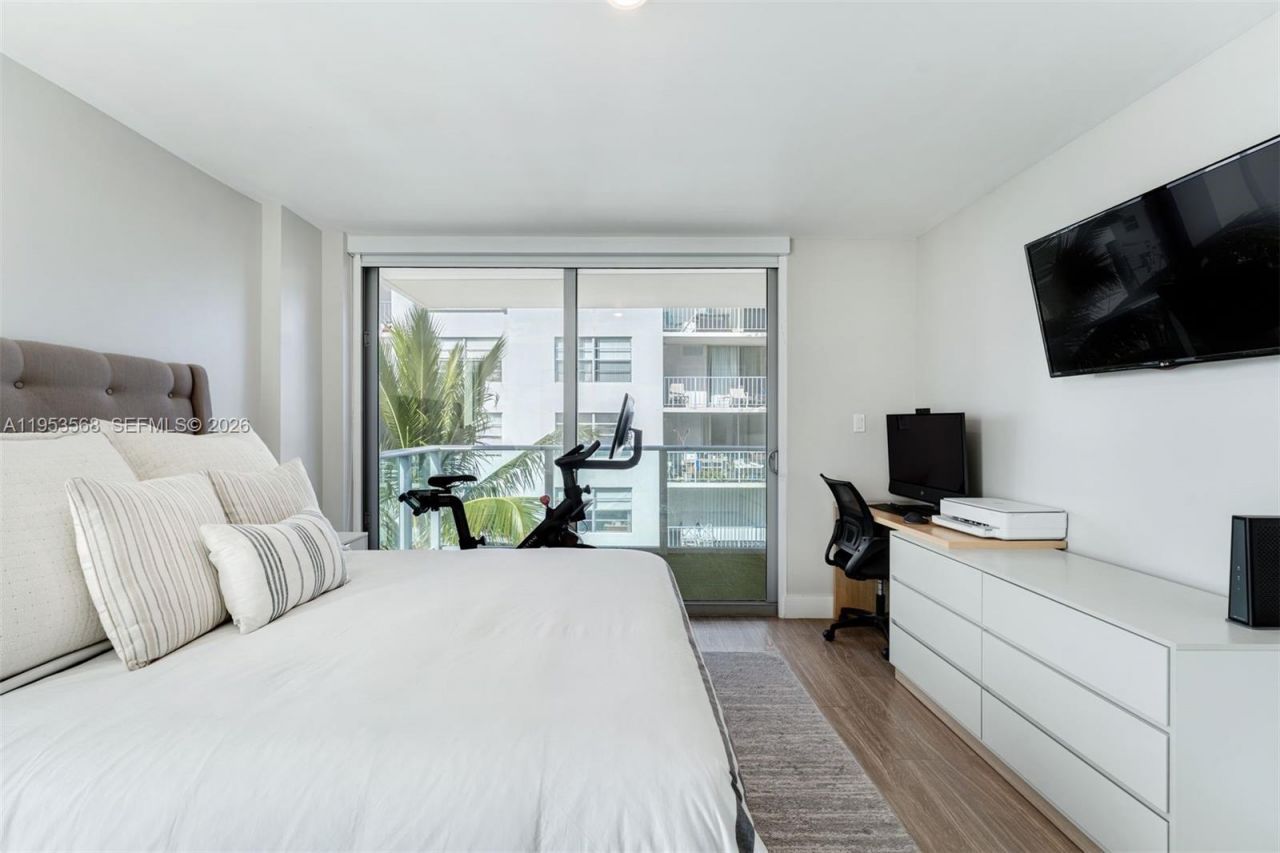 1025 92nd St, Unit 503, Bay Harbor Islands, FL 33154 Photo