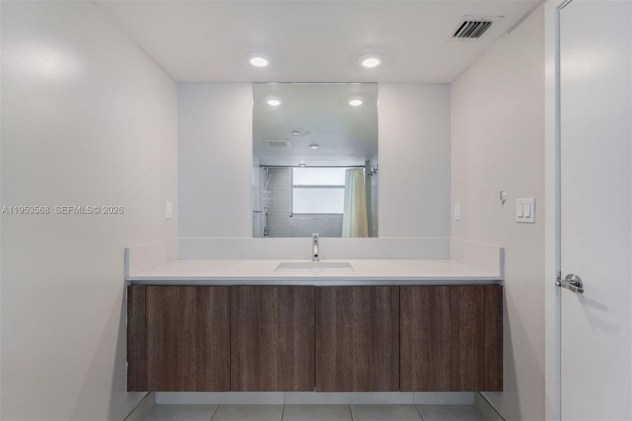 1025 92nd St, Unit 503, Bay Harbor Islands, FL 33154 Photo