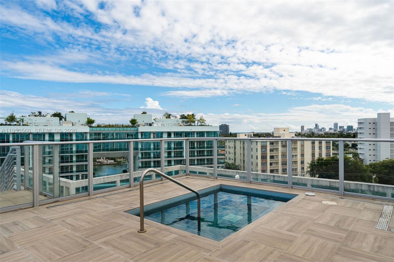 1025 92nd St, Unit 503, Bay Harbor Islands, FL 33154 Photo