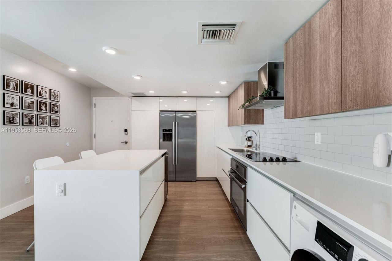 1025 92nd St, Unit 503, Bay Harbor Islands, FL 33154 Photo