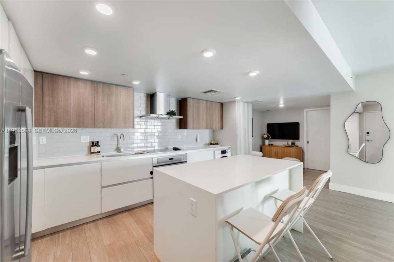 1025 92nd St, Unit 503, Bay Harbor Islands, FL 33154 Photo