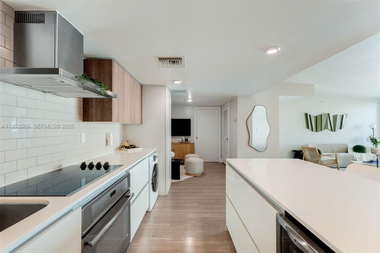 1025 92nd St, Unit 503, Bay Harbor Islands, FL 33154 Photo