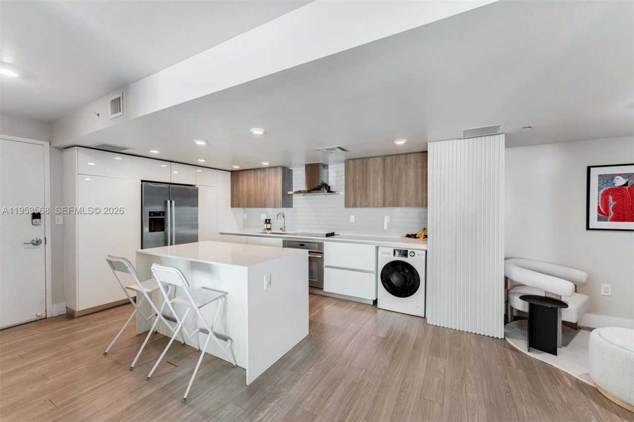 1025 92nd St, Unit 503, Bay Harbor Islands, FL 33154 Photo