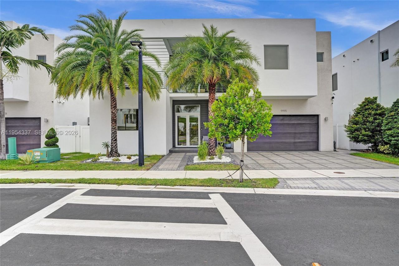 9995 NW 75th St, Doral, FL 33178 Photo