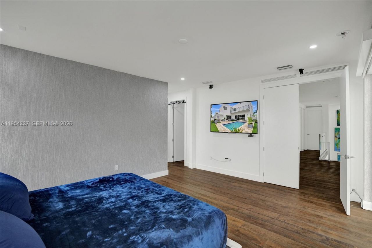 9995 NW 75th St, Doral, FL 33178 Photo