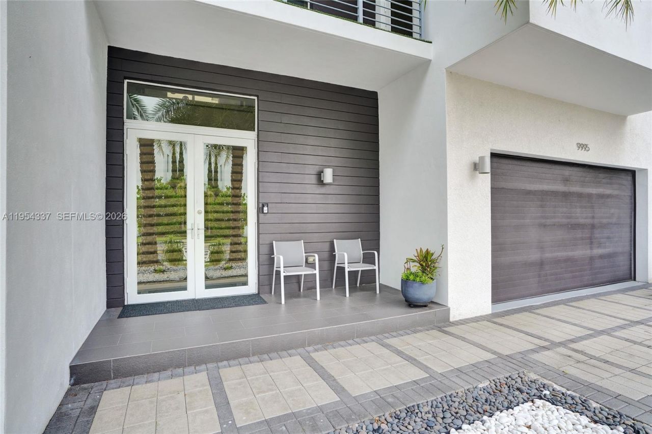 9995 NW 75th St, Doral, FL 33178 Photo