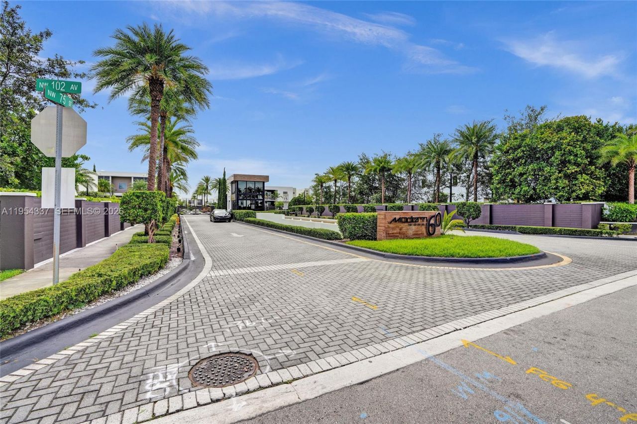 9995 NW 75th St, Doral, FL 33178 Photo