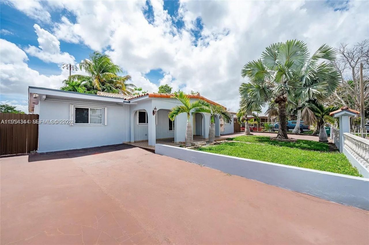 11950 SW 182nd Ter, Miami, FL 33177 Photo