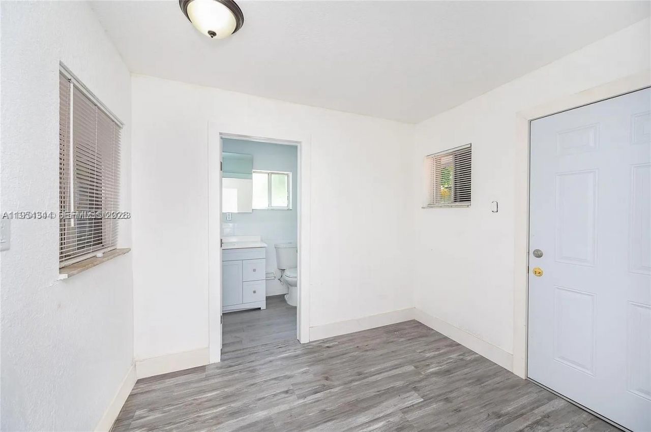 11950 SW 182nd Ter, Miami, FL 33177 Photo