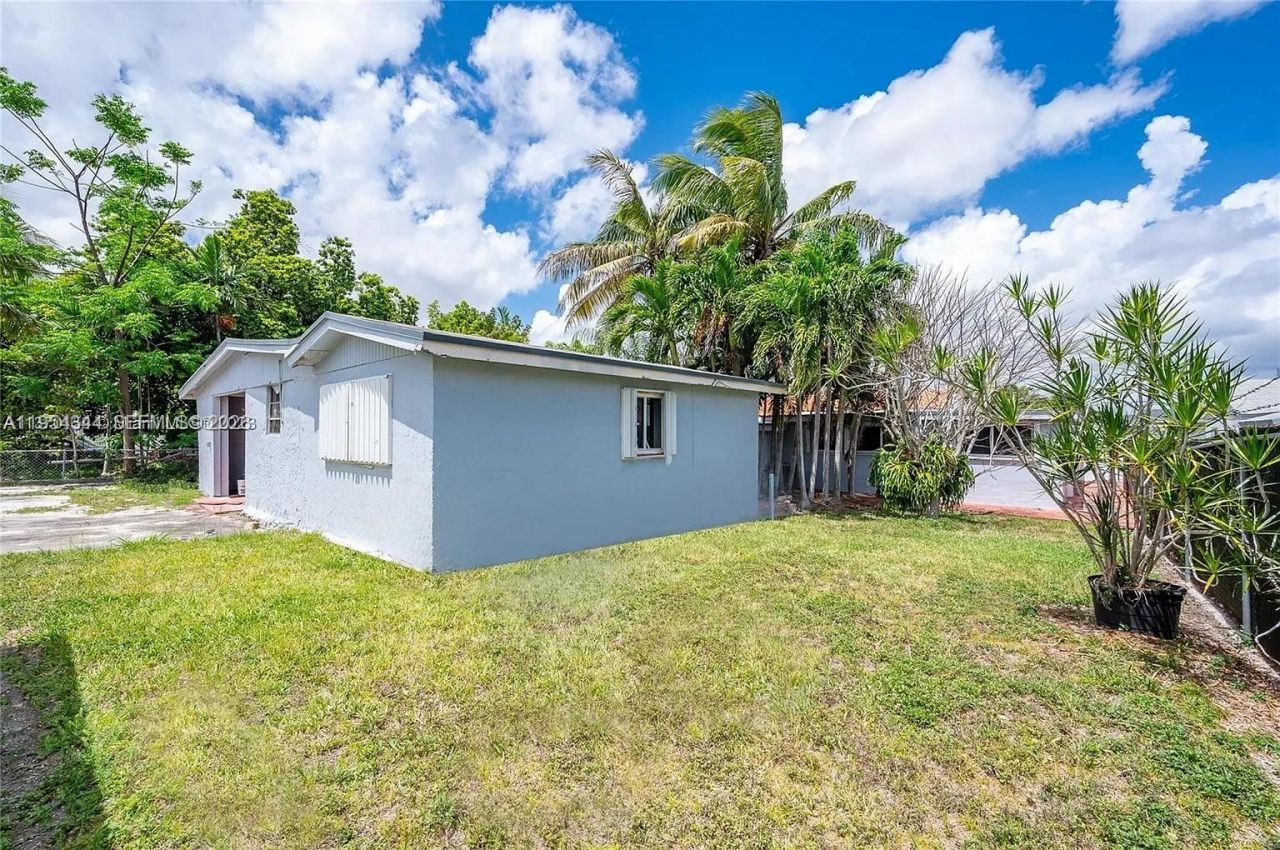 11950 SW 182nd Ter, Miami, FL 33177 Photo