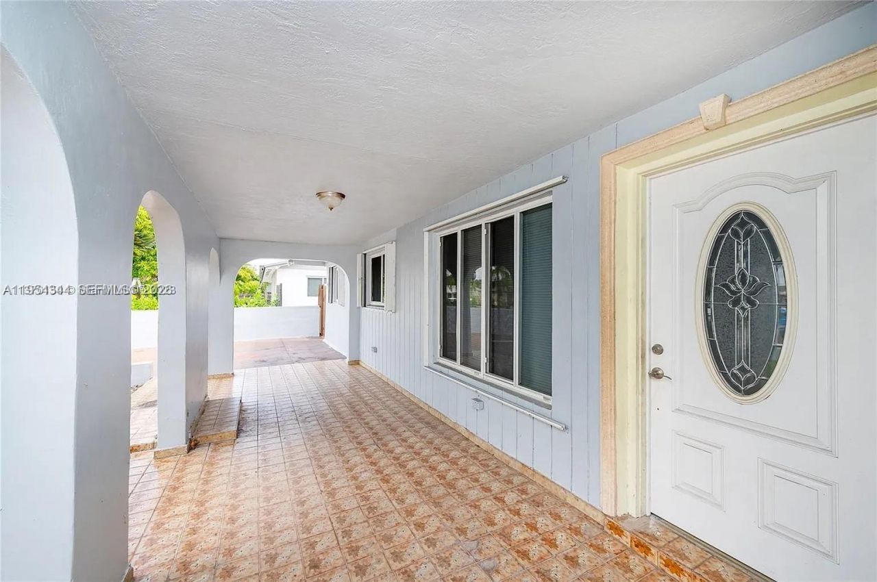 11950 SW 182nd Ter, Miami, FL 33177 Photo