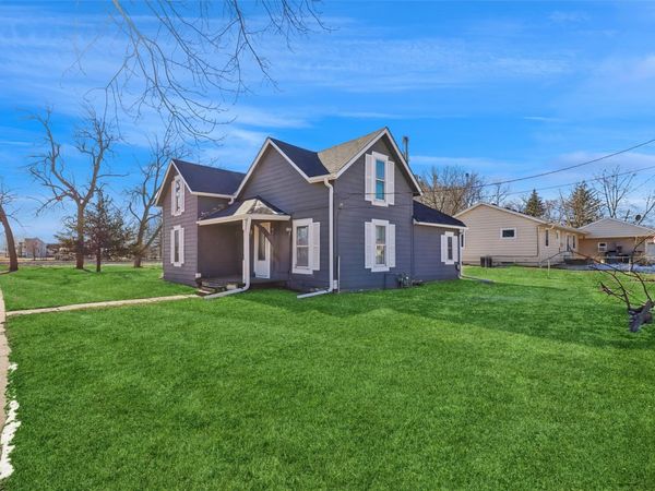 106 Arch Avenue NE, Mitchellville, IA 50169
