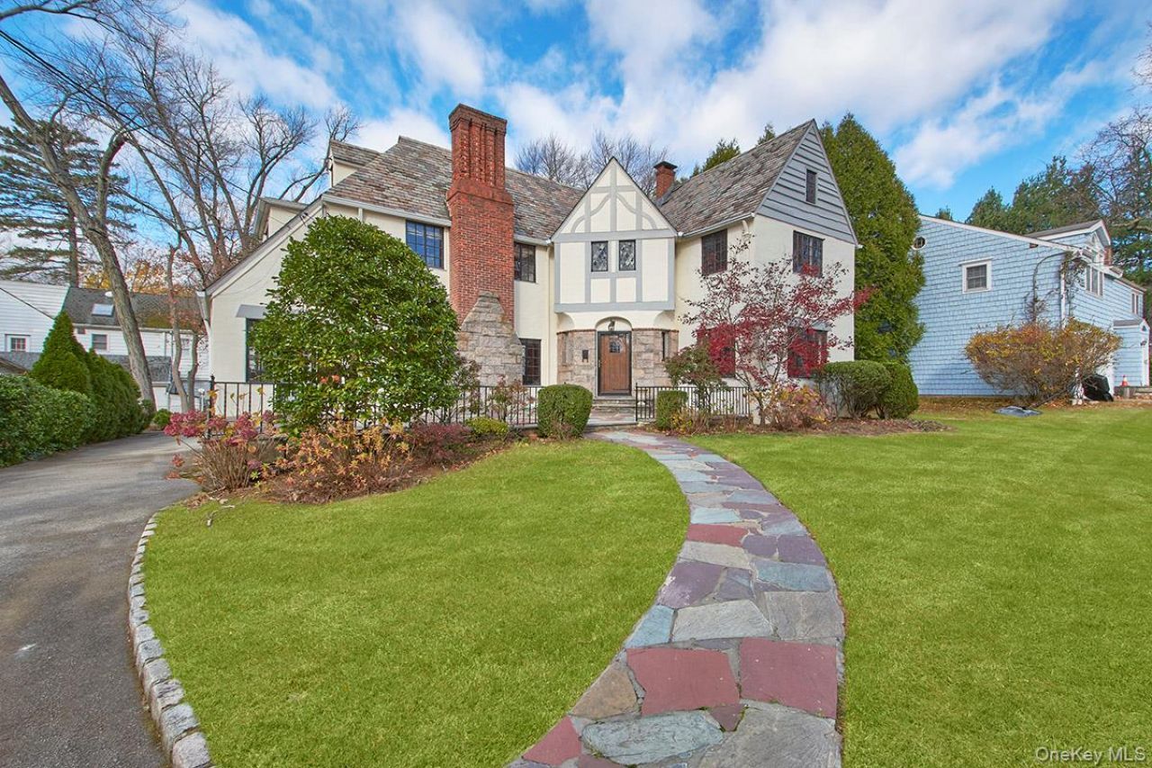 216 Hartsdale Avenue, White Plains, NY 10606 Main Photo