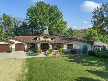 60639 211th Street, Eagle Lake, MN 56024