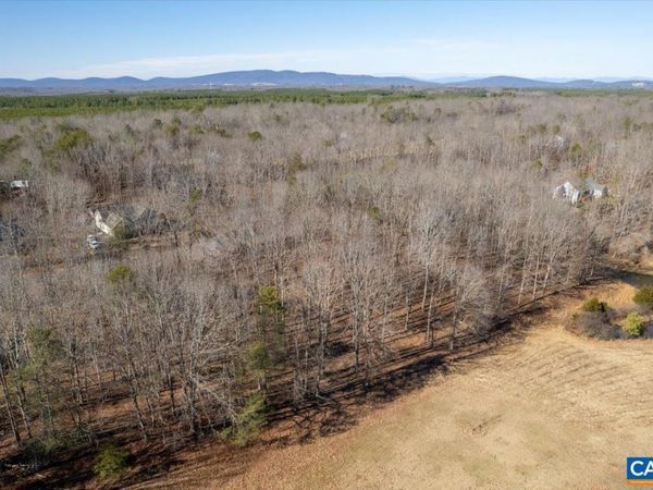 277 OAKMONT DR, Gordonsville, VA 22942