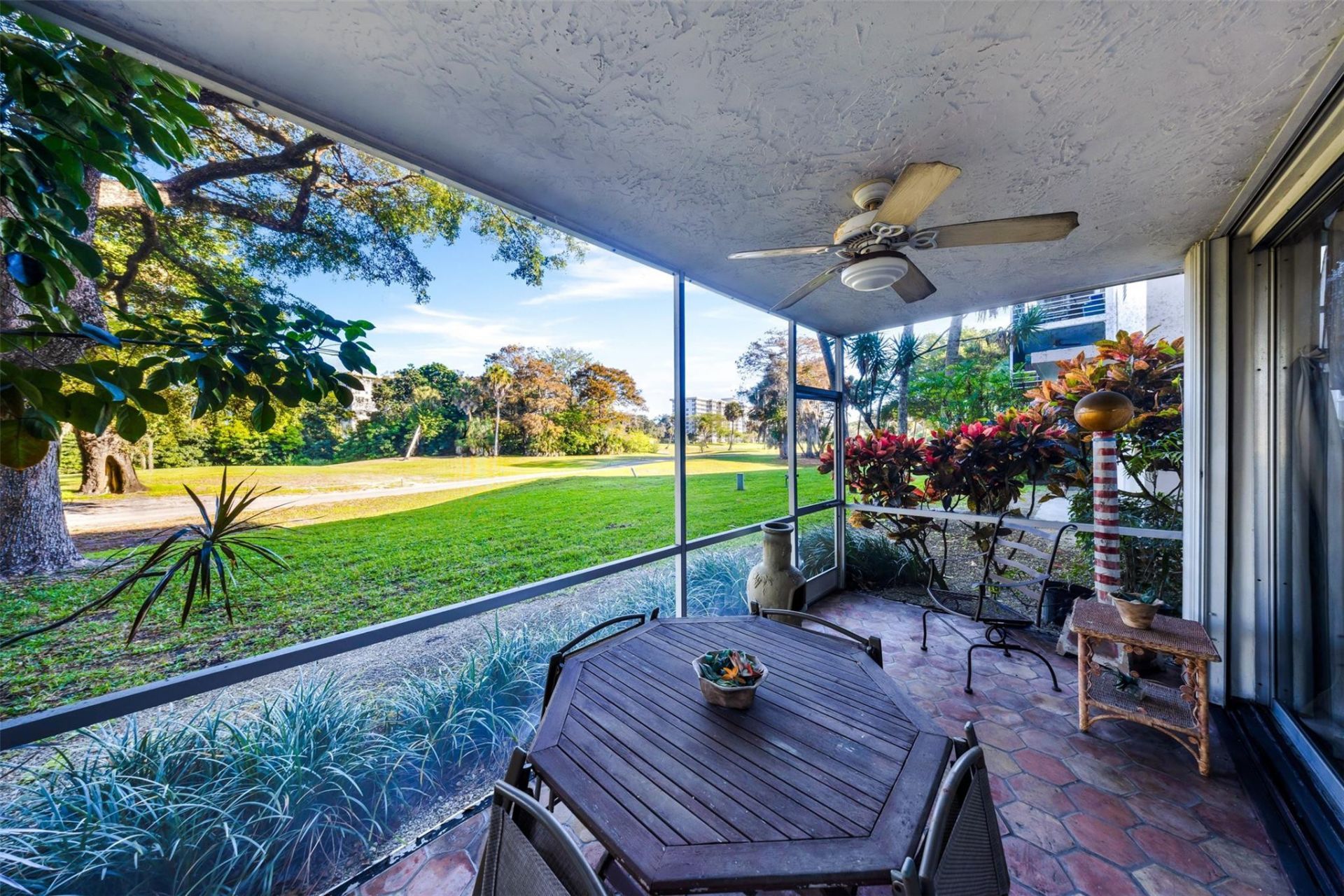 3930 Oaks Clubhouse Drive, Unit 105, Pompano Beach, FL 33069 Photo