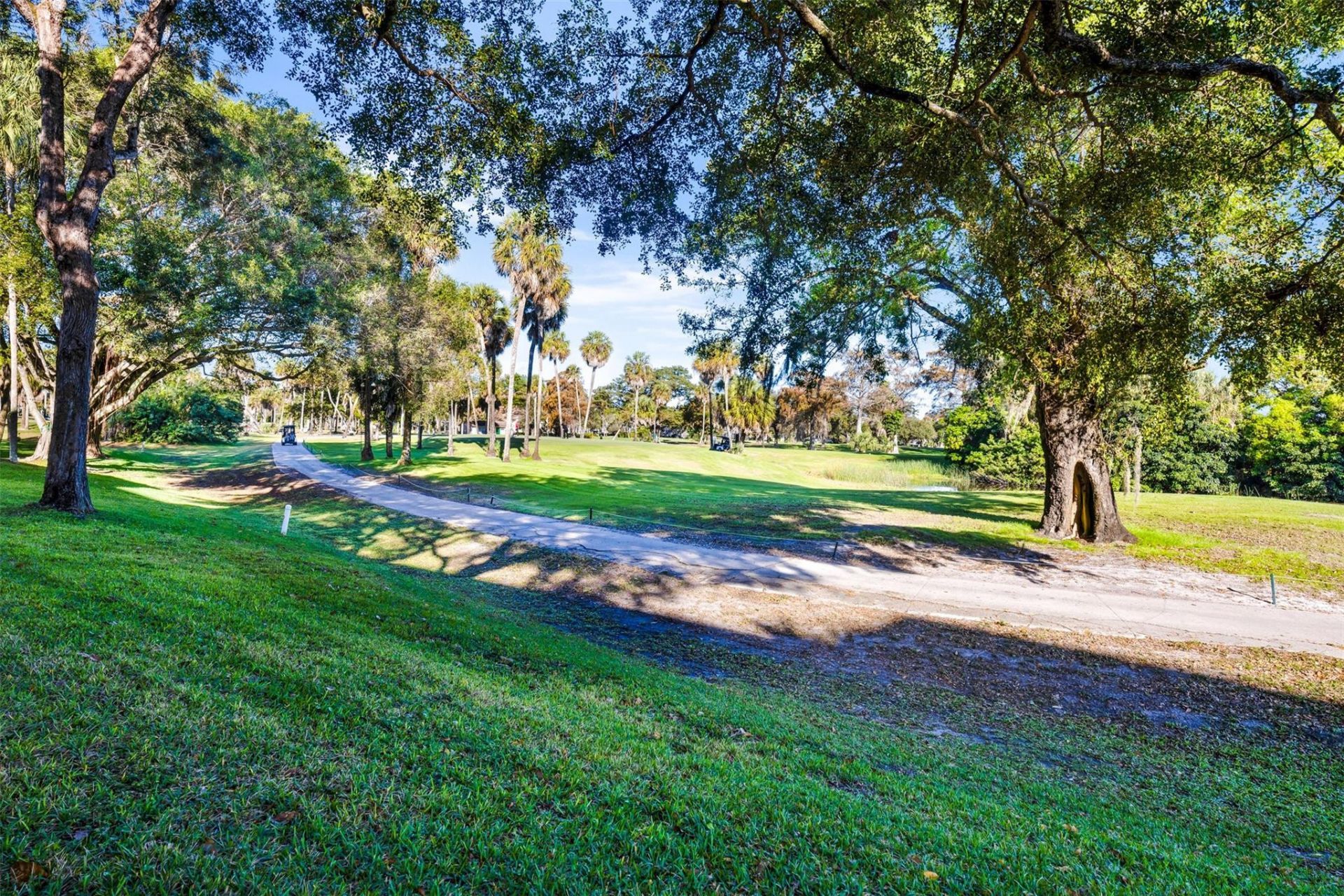 3930 Oaks Clubhouse Drive, Unit 105, Pompano Beach, FL 33069 Photo