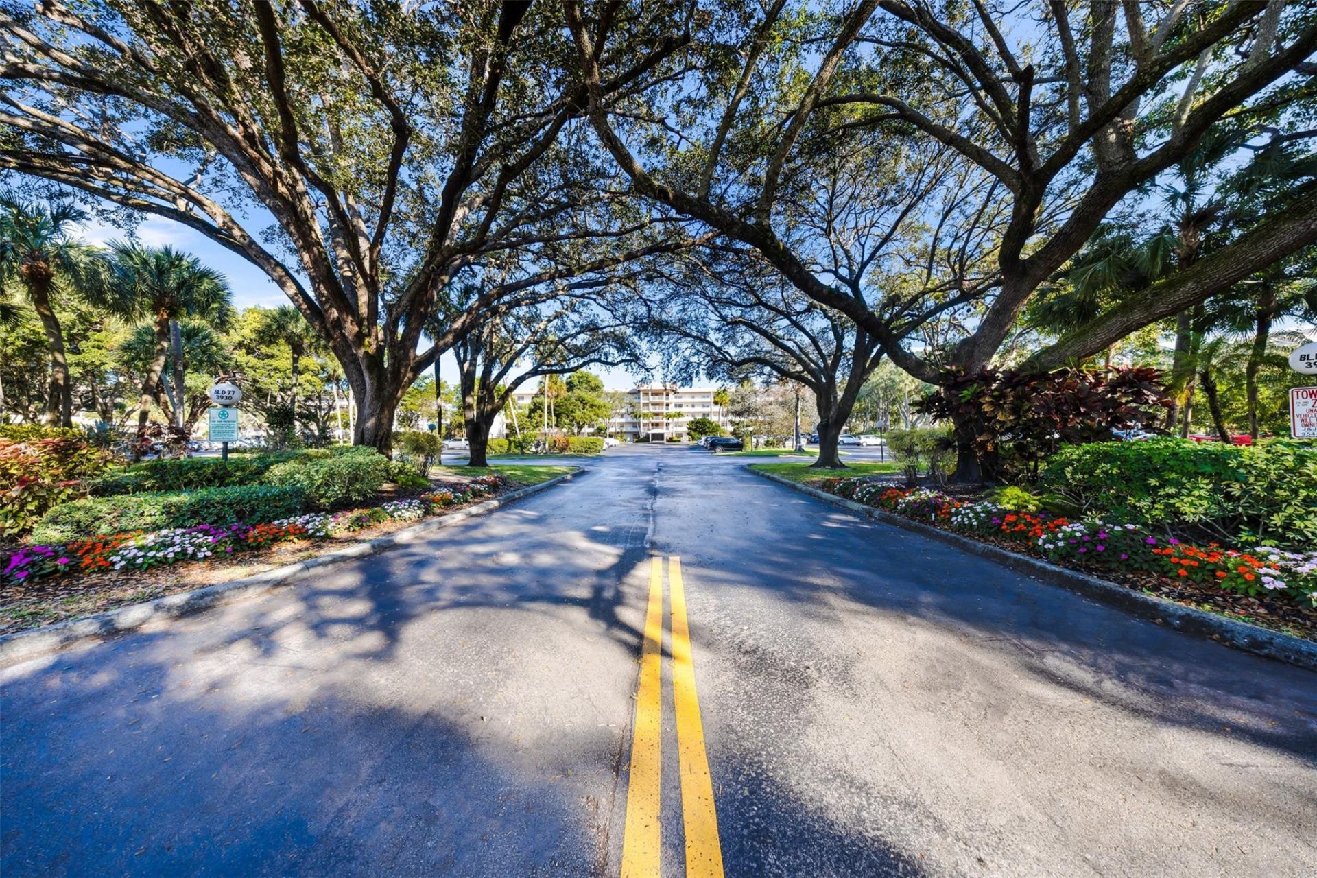 3930 Oaks Clubhouse Drive, Unit 105, Pompano Beach, FL 33069 Photo