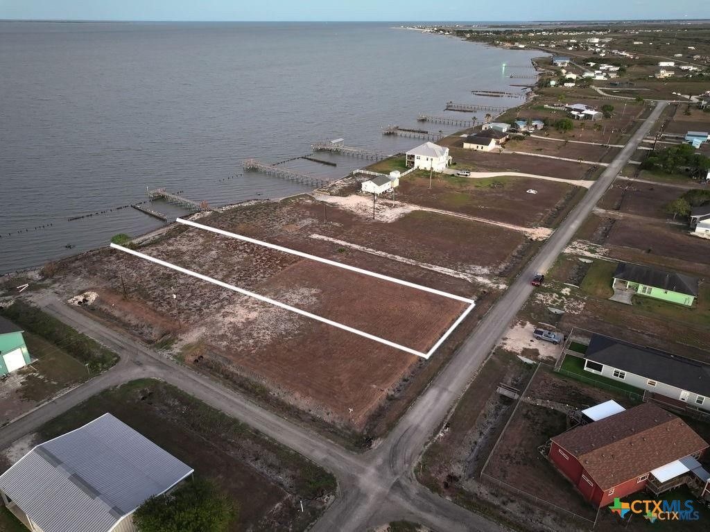 235 Alamo Beach Ave, Port Lavaca, TX 77979 Main Photo