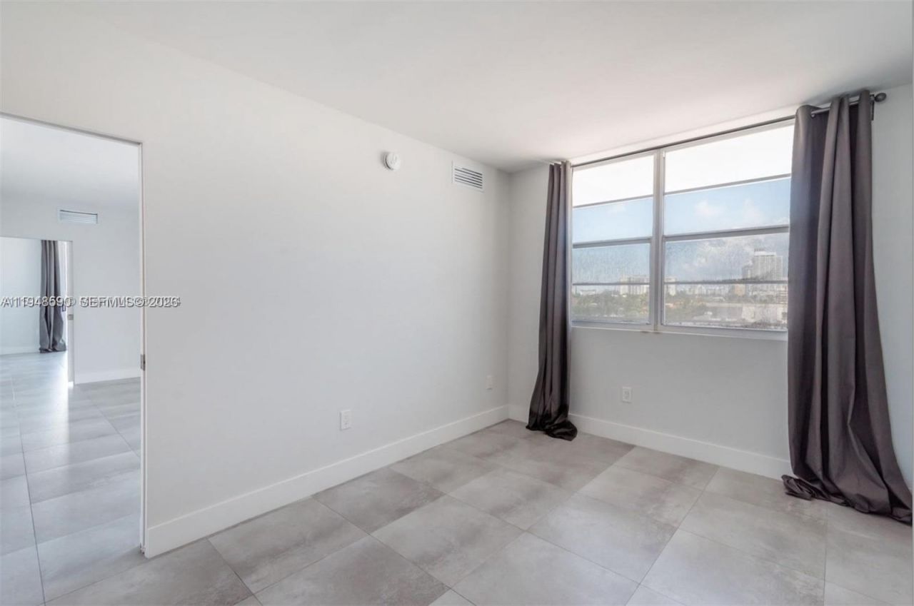 2829 Indian Creek Dr, Unit 601, Miami Beach, FL 33140 Photo