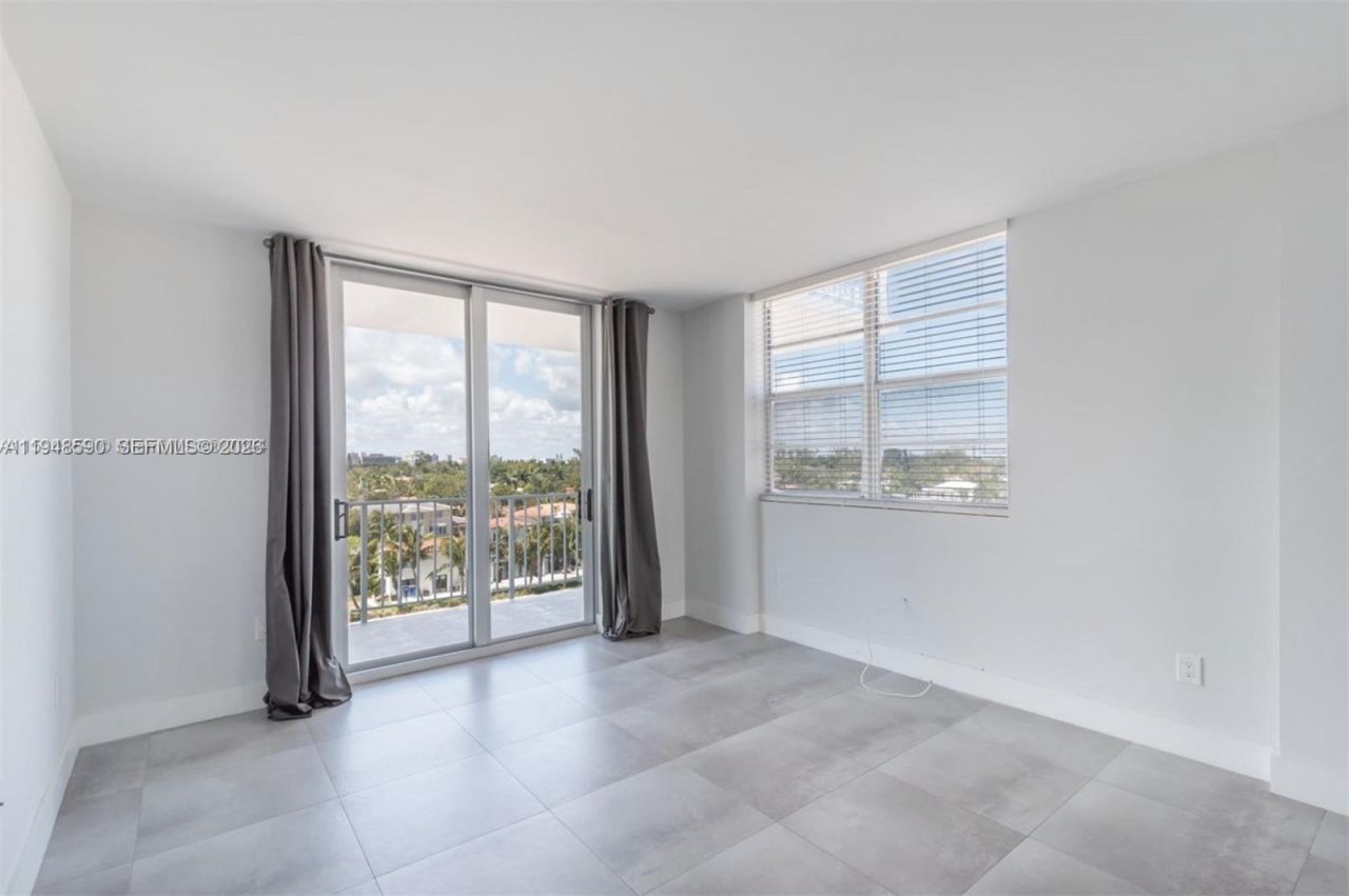 2829 Indian Creek Dr, Unit 601, Miami Beach, FL 33140 Photo