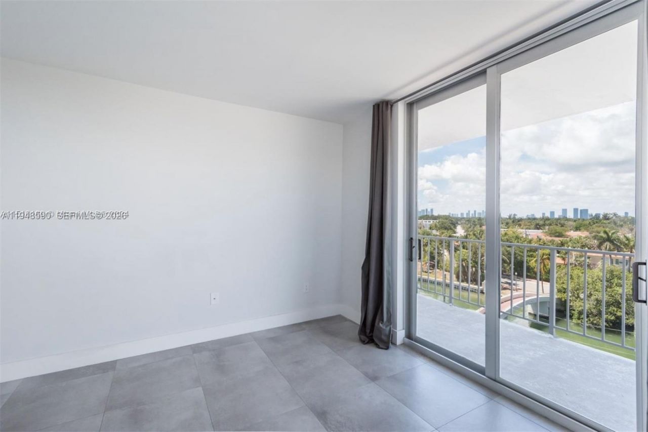 2829 Indian Creek Dr, Unit 601, Miami Beach, FL 33140 Photo