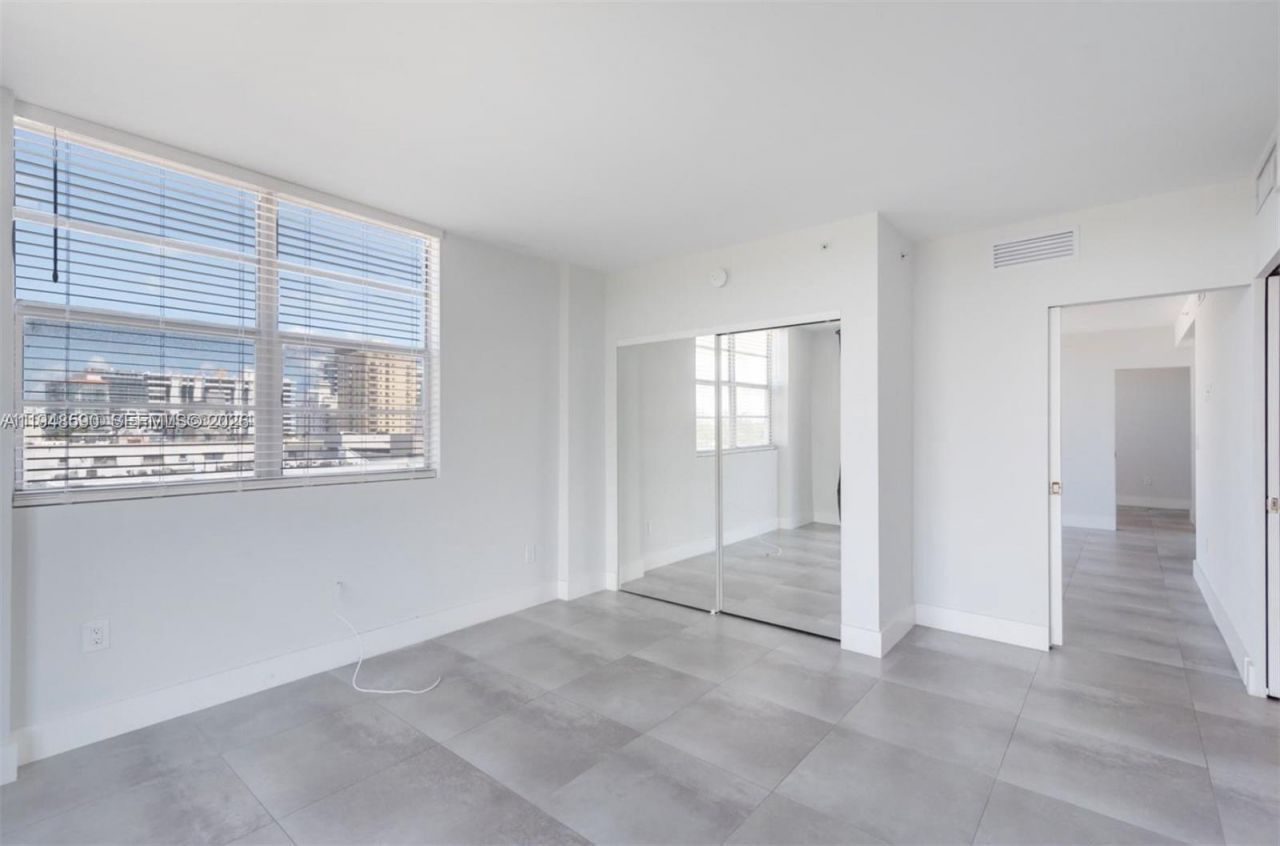 2829 Indian Creek Dr, Unit 601, Miami Beach, FL 33140 Photo