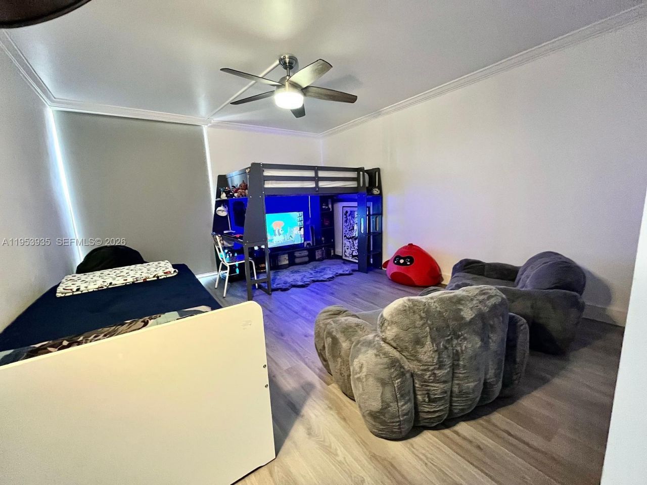 20301 W Country Club Dr, Unit 1126, Aventura, FL 33180 Photo