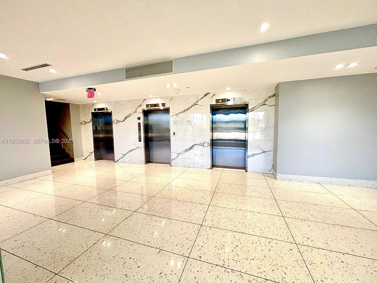 20301 W Country Club Dr, Unit 1126, Aventura, FL 33180 Photo