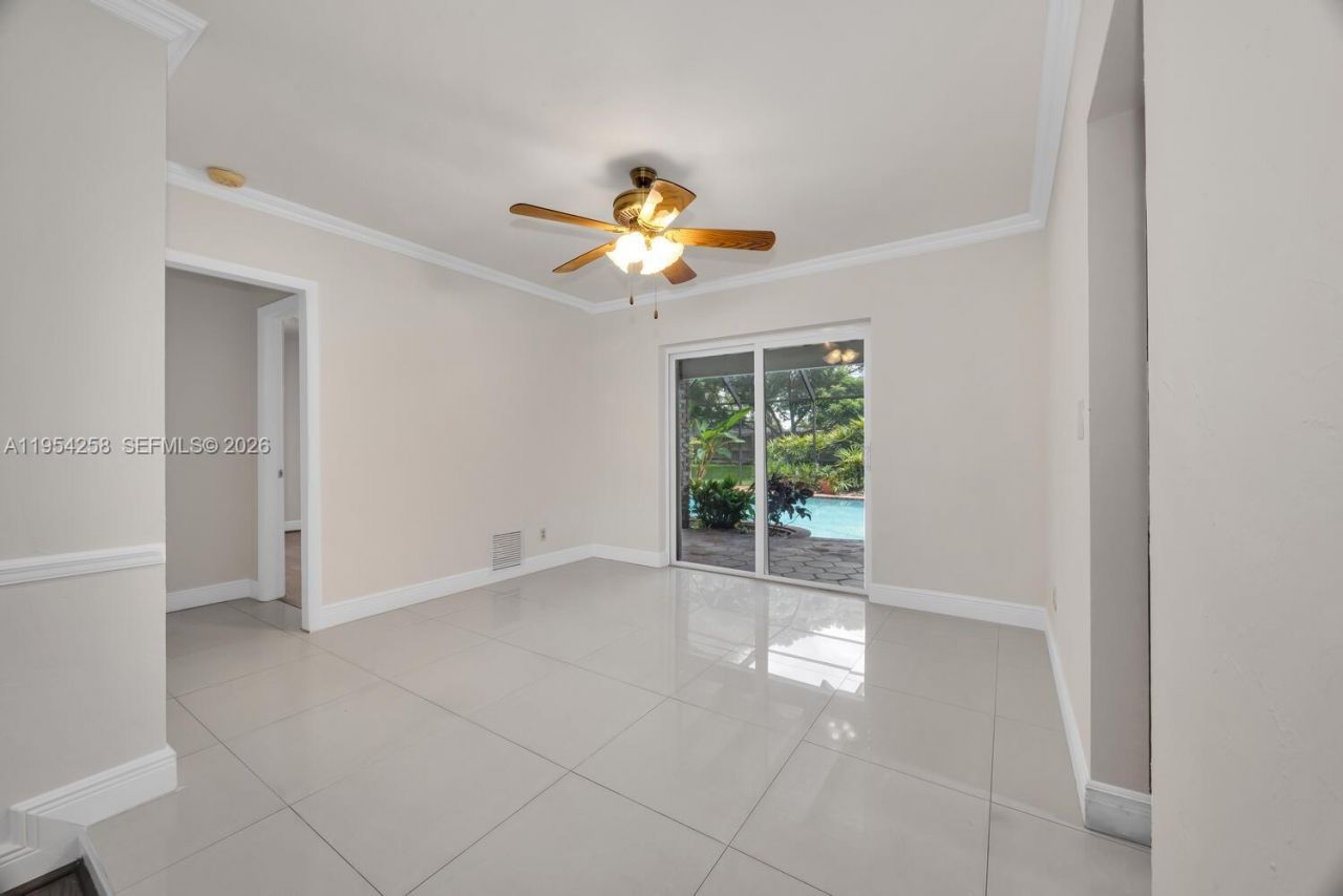 9841 SW 122nd St, Miami, FL 33176 Photo