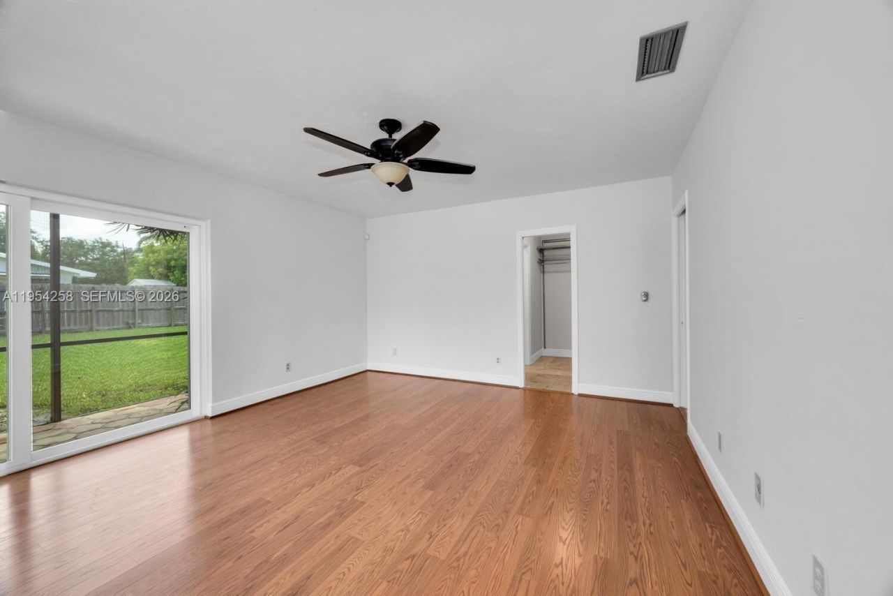 9841 SW 122nd St, Miami, FL 33176 Photo