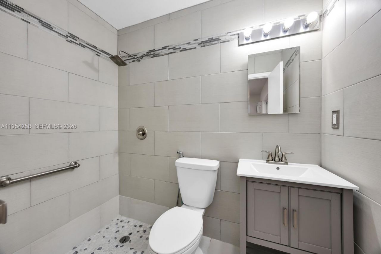 9841 SW 122nd St, Miami, FL 33176 Photo