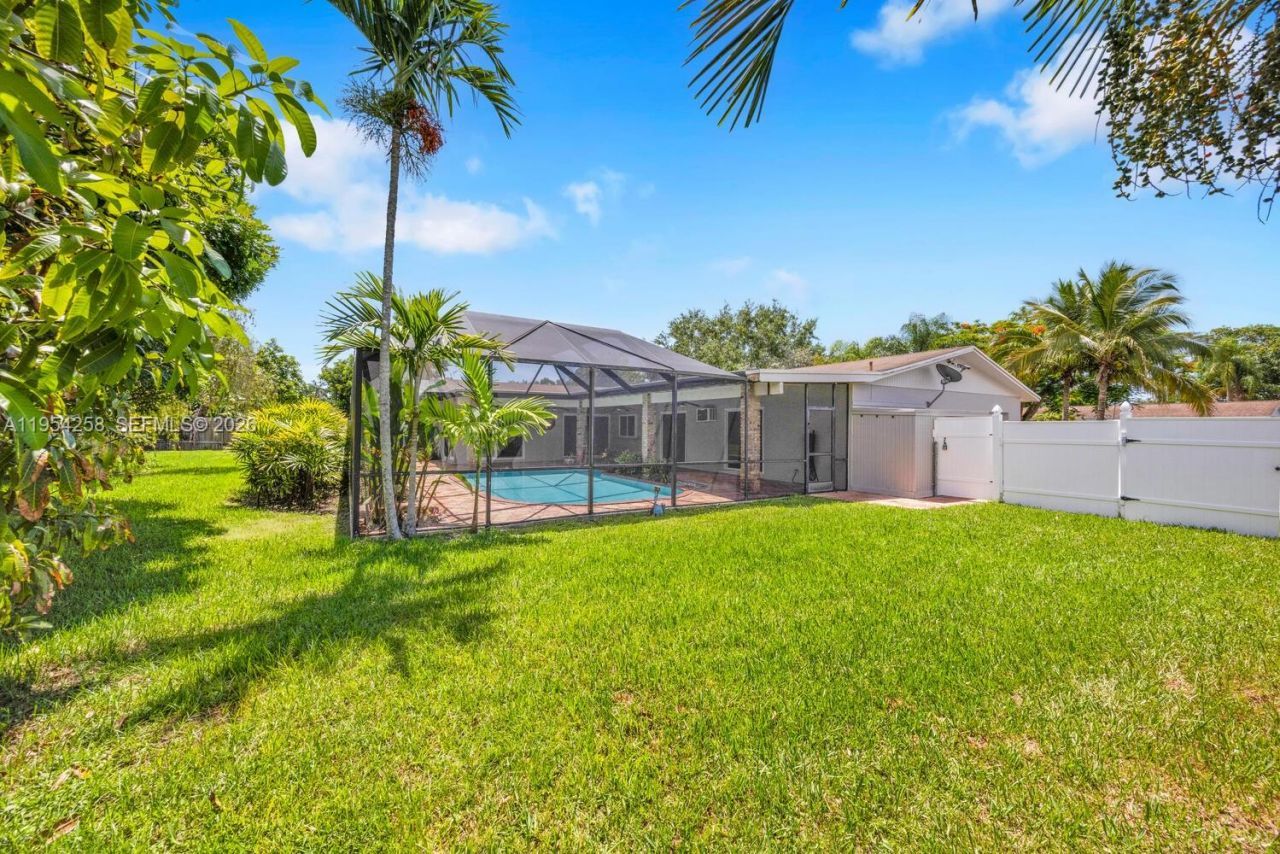 9841 SW 122nd St, Miami, FL 33176 Photo