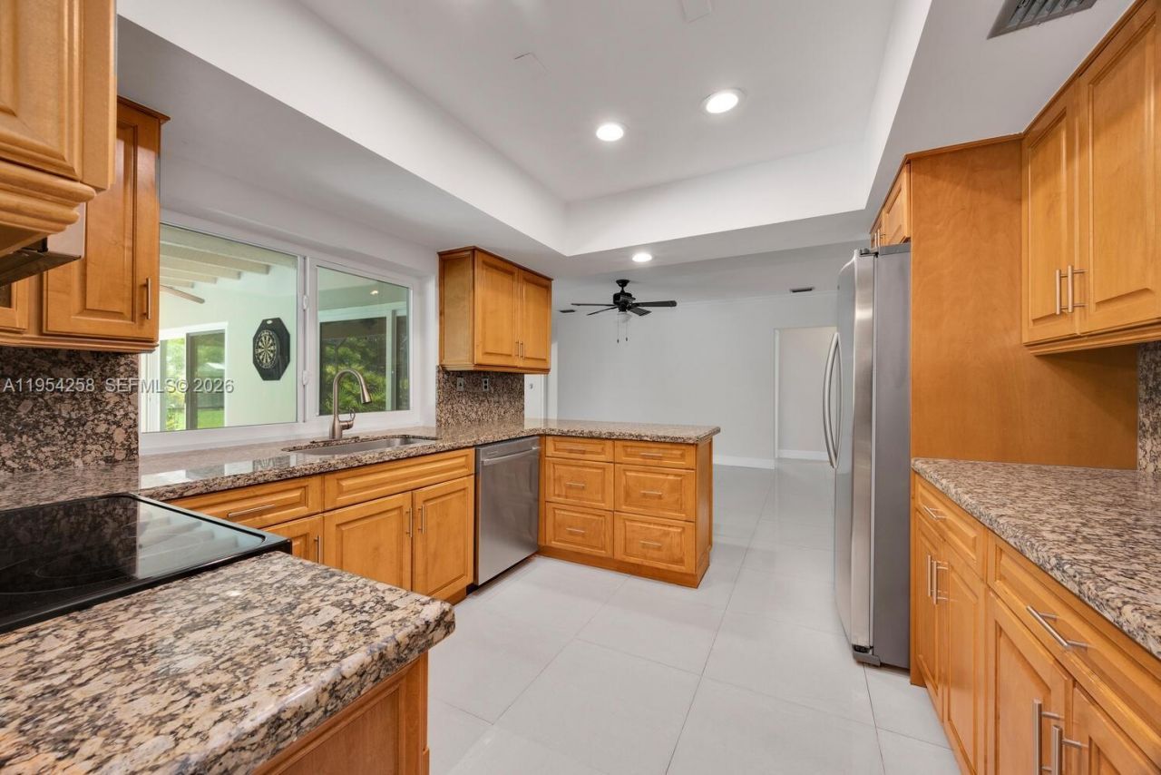 9841 SW 122nd St, Miami, FL 33176 Photo