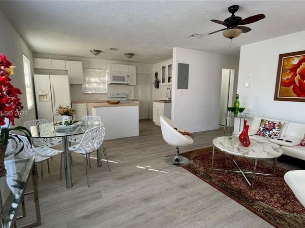 2433 NW 20th St, Fort Lauderdale, FL 33311