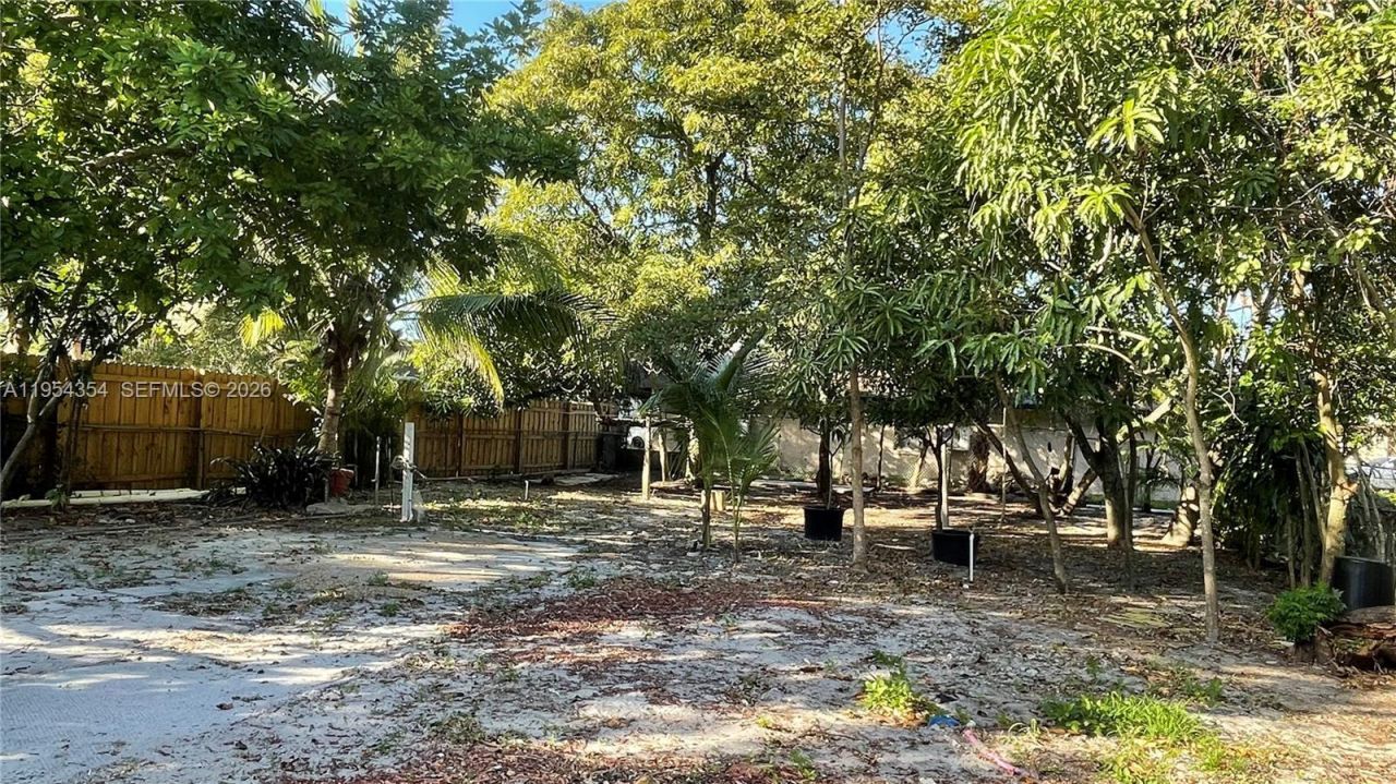 2433 NW 20th St, Fort Lauderdale, FL 33311 Photo