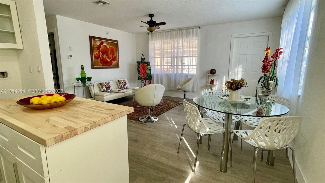 2433 NW 20th St, Fort Lauderdale, FL 33311 Photo