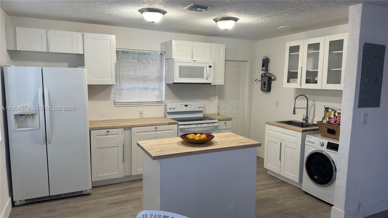 2433 NW 20th St, Fort Lauderdale, FL 33311 Photo