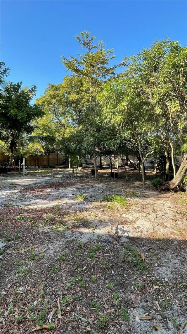 2433 NW 20th St, Fort Lauderdale, FL 33311 Photo