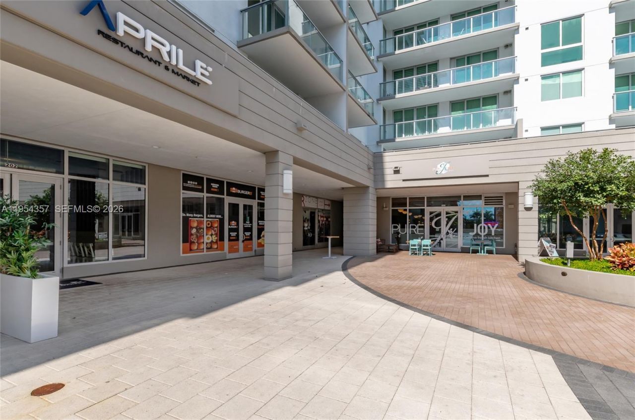 7875 NW 107th Ave, Unit 703, Doral, FL 33178 Photo