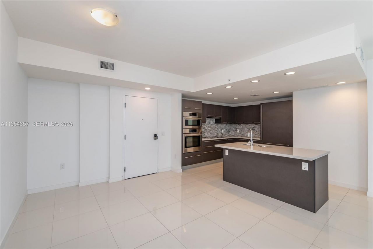 7875 NW 107th Ave, Unit 703, Doral, FL 33178 Photo